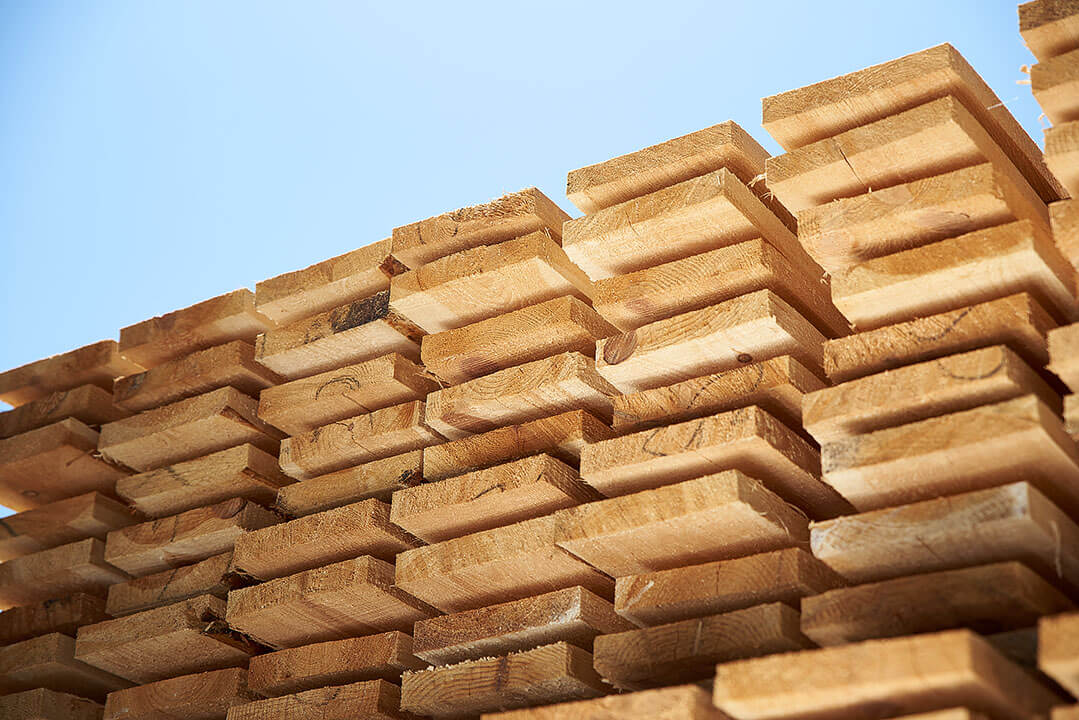 Сушка древесины: ее задачи, разновидности, плюсы и минусы.